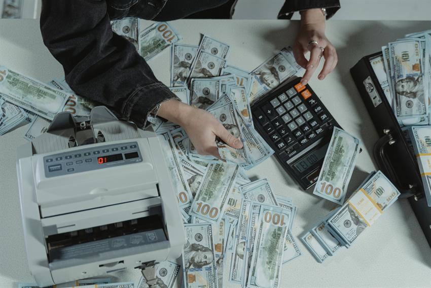 מי אמר: 'נעלמו לי 12.7 מליון $ מחשבון הבנק'?