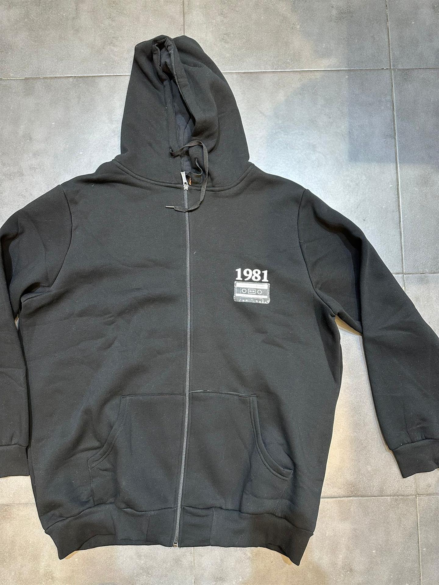 קפוצ'ון פוטר עבה עם רוכסן מלא והדפס בצד שחור