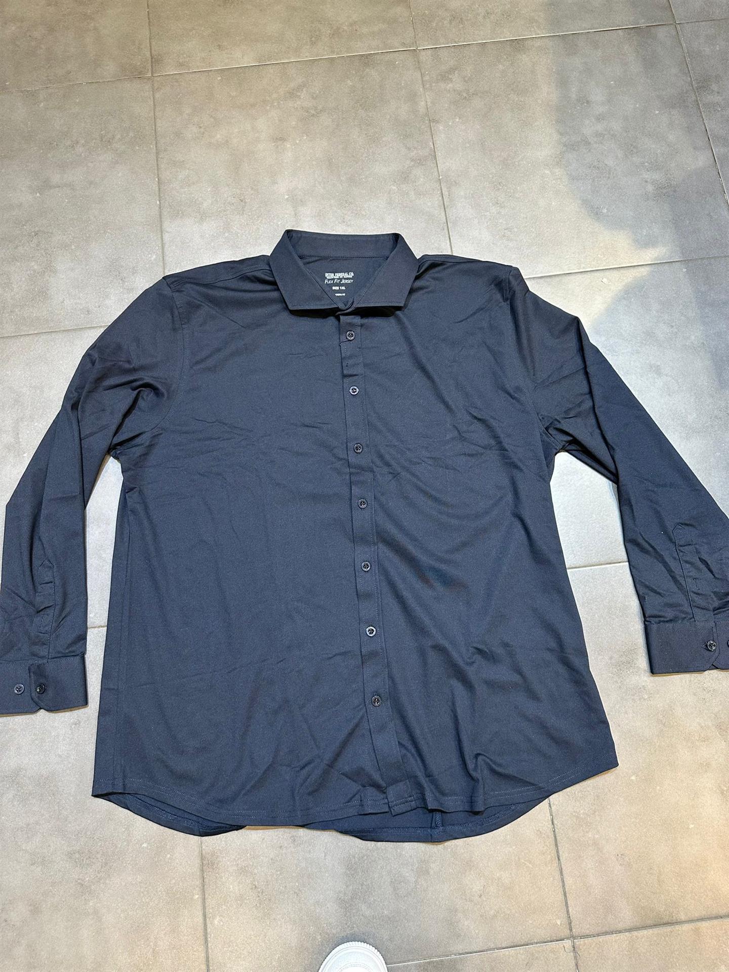 חולצה מכופתרת חלקה מבד אוקספורד דק צבע כחול כהה