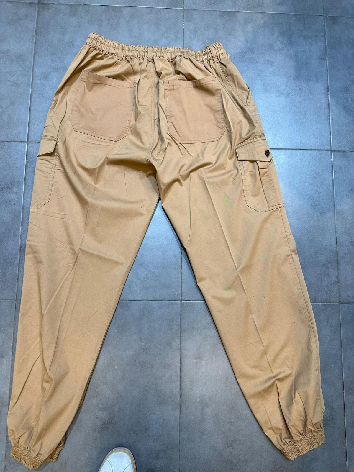 מכנס קרגו /ג'וגר דגמ"ח חצי גומי עם רוכסן בצבע בג'