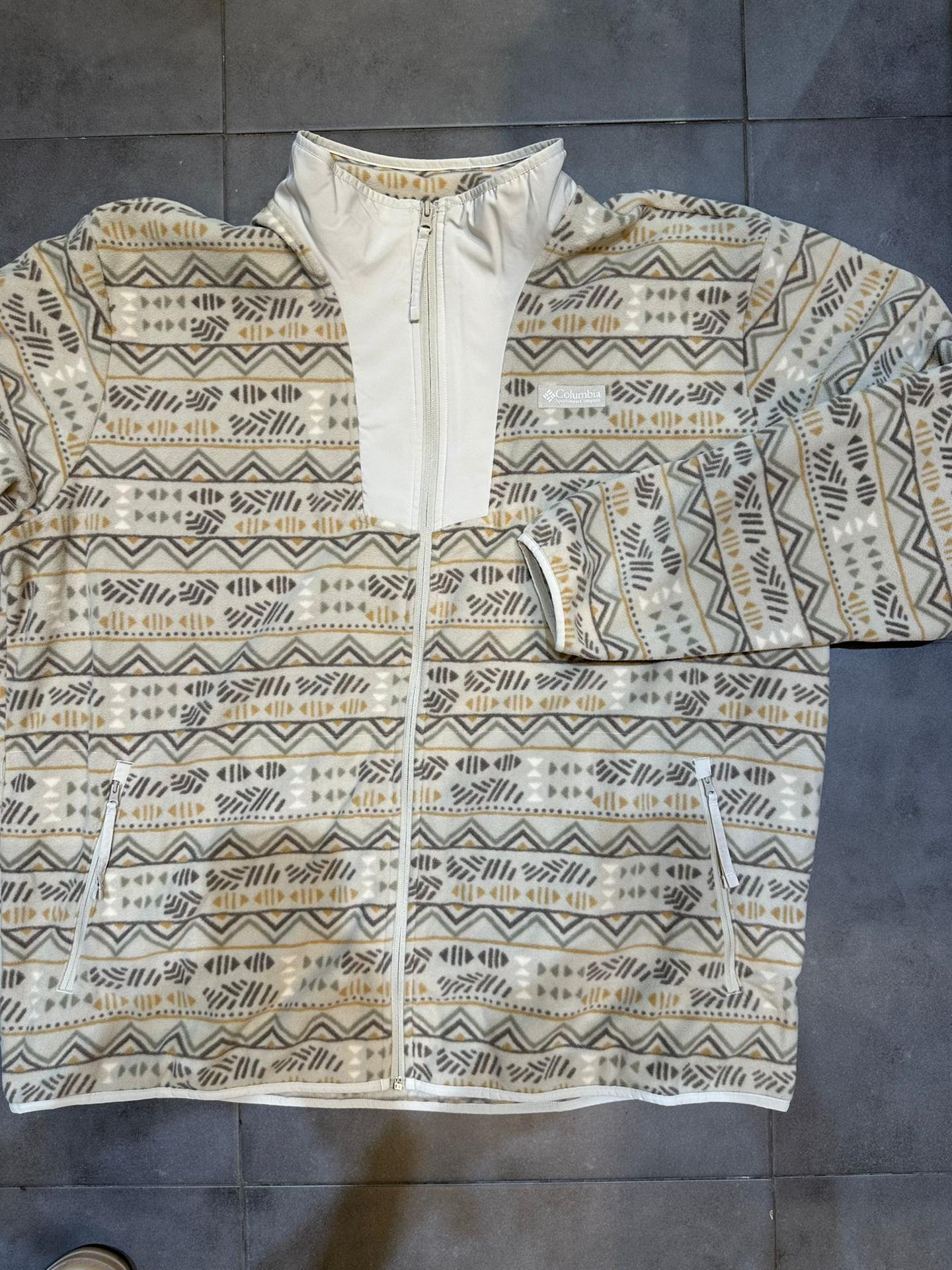 ג'קט פליז ממותג קולומביה/COLUMBIA  מעוצב עם רוכסן מלא