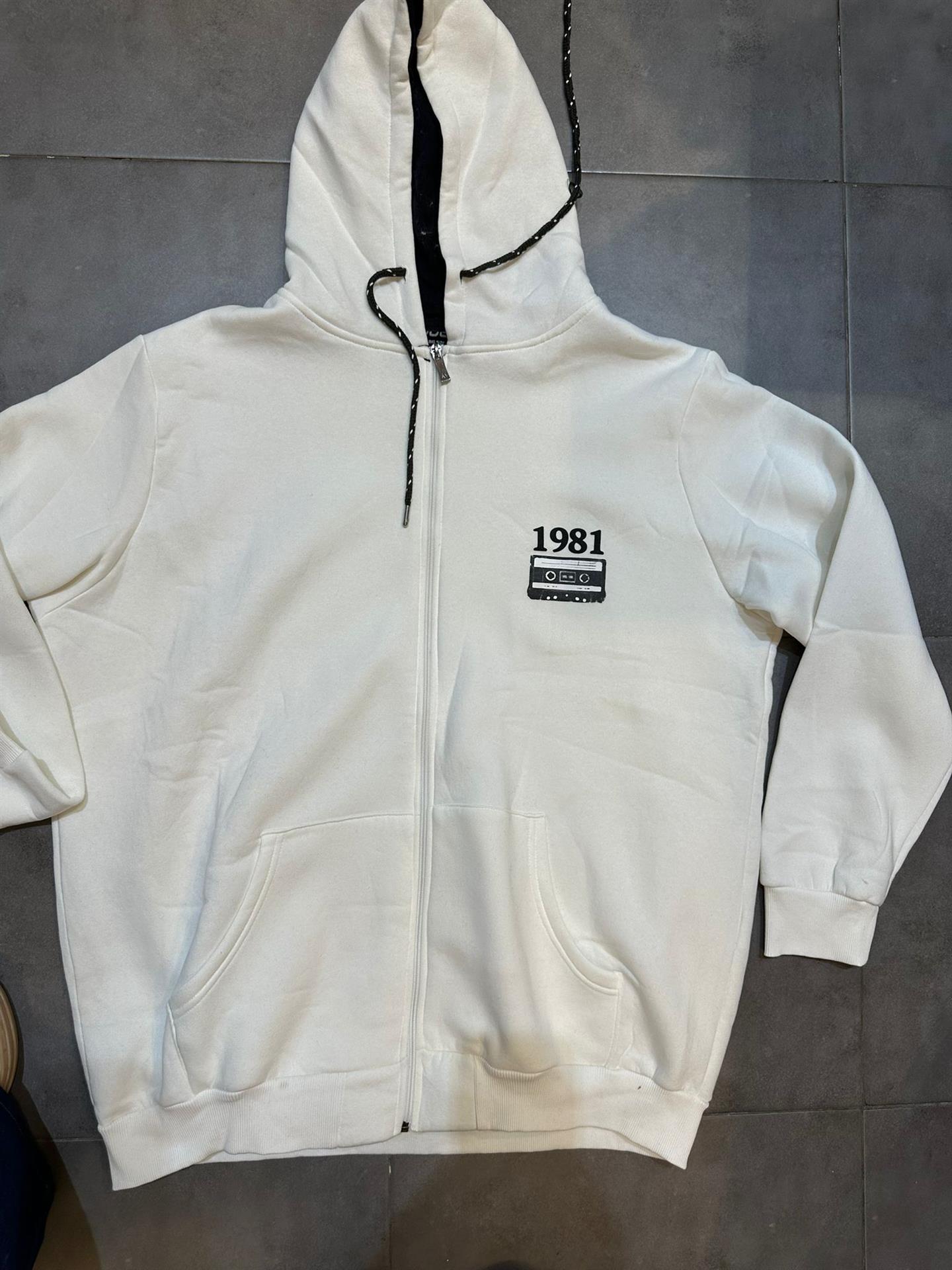 קפוצ'ון פוטר עבה עם רוכסן מלא והדפס בצד צבע לבן