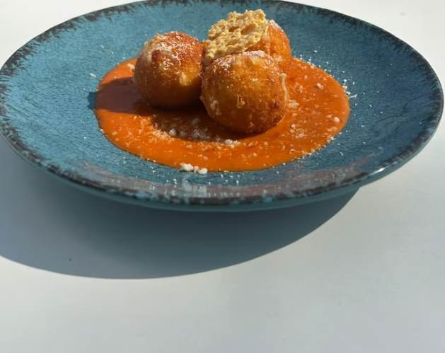 ארנצ'יני גבינות ברוטב פלפלים